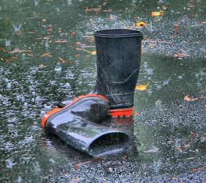 Explica los diferentes significados del sueño de agua sucia corriendo